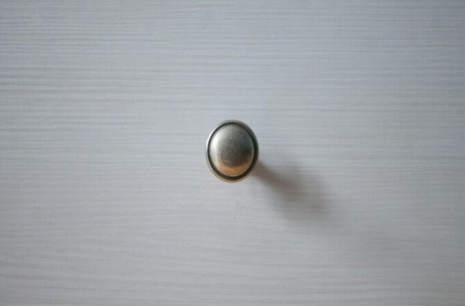 5 sinais de que você precisa trocar os puxadores dos móveis (e quanto custa em Moema)